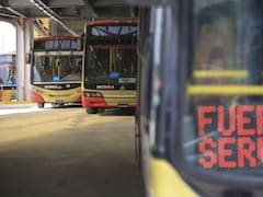 Sorpresivo paro de colectivos | Una línea del AMBA anunció medidas de fuerza y paralizó el servicio